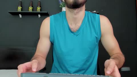 Snapshot of emma_muscle_ chatting on 10-23-25, 01:43 emma online show from 10-23-25, 01:43