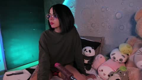 Snapshot of emma_nakamura chatting on 02-18-25, 10:16 online show from 02-18-25, 10:16