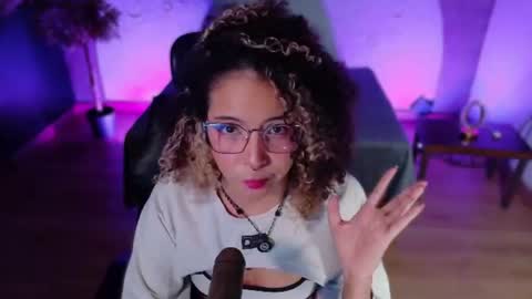 Snapshot of emma_nakamura chatting on 07-31-26, 10:14 online show from 07-31-26, 10:14