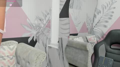 Snapshot of emma_petite4u chatting on 01-16-25, 11:58 Emma online show from 01-16-25, 11:58