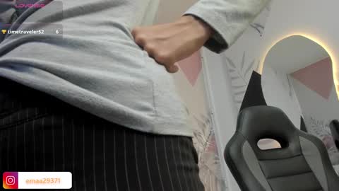 Snapshot of emma_petite4u chatting on 03-06-25, 10:58 Emma online show from 03-06-25, 10:58