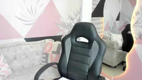 Snapshot of emma_petite4u chatting on 03-12-25, 07:38 Emma online show from 03-12-25, 07:38