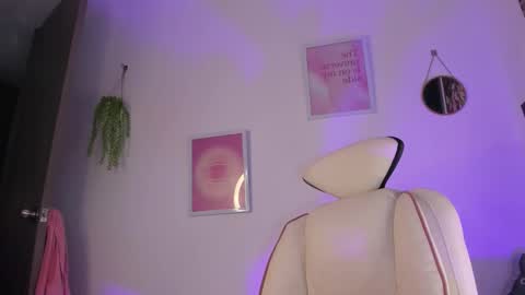 Snapshot of emma_rinaldi_ chatting on 01-09-26, 04:48 Emma online show from 01-09-26, 04:48