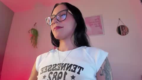 Snapshot of emma_rinaldi_ chatting on 01-10-26, 04:58 Emma online show from 01-10-26, 04:58