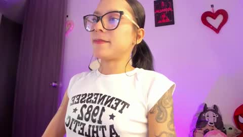 Snapshot of emma_rinaldi_ chatting on 02-25-26, 12:42 Emma online show from 02-25-26, 12:42