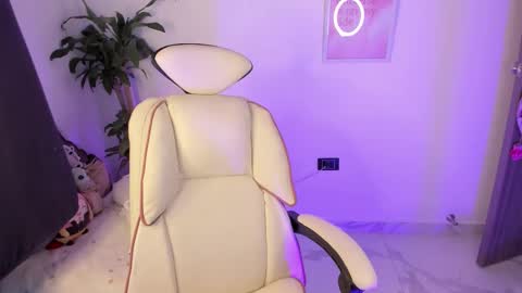 Snapshot of emma_rinaldi_ chatting on 03-08-26, 03:32 Emma online show from 03-08-26, 03:32