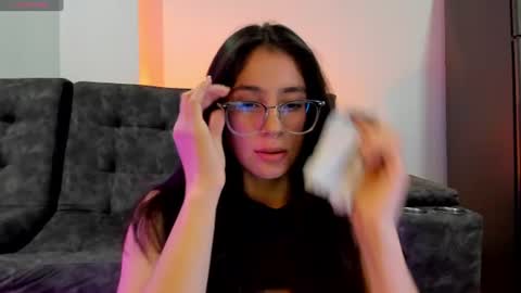 Snapshot of emma_sandovaal chatting on 07-17-26, 02:29 Emma online show from 07-17-26, 02:29