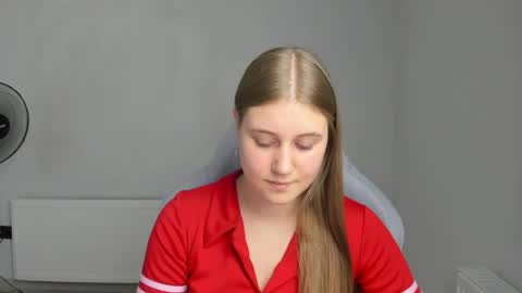 Snapshot of emma_sweettyy chatting on 07-21-26, 11:56 Emma online show from 07-21-26, 11:56