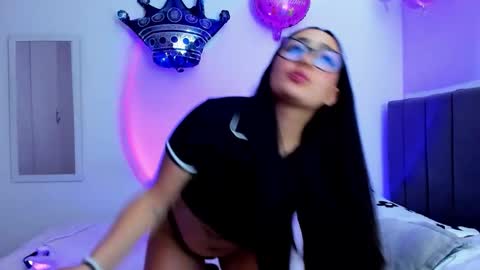 Snapshot of emma_timli1 chatting on 01-08-26, 01:19 Emma online show from 01-08-26, 01:19