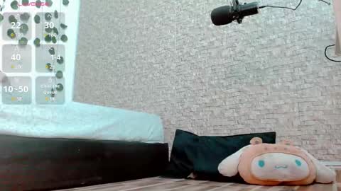 Snapshot of emma_unu chatting on 01-17-25, 02:50 Emma online show from 01-17-25, 02:50