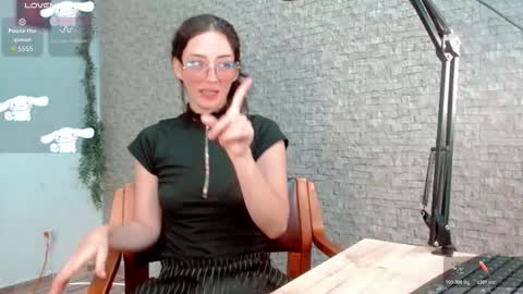 Snapshot of emma_unu chatting on 02-25-26, 02:43 Emma online show from 02-25-26, 02:43