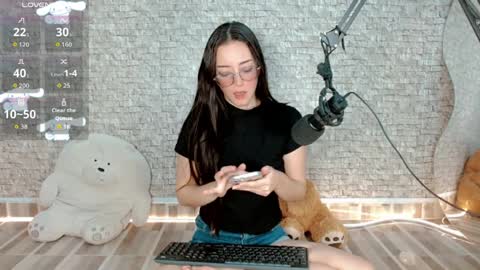 Snapshot of emma_unu chatting on 04-08-26, 03:06 Emma online show from 04-08-26, 03:06