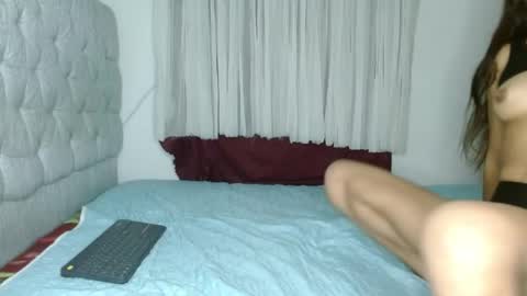 Snapshot of emma_walter22 chatting on 06-08-26, 12:58 emma online show from 06-08-26, 12:58