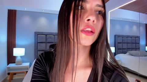 Snapshot of emmaa_robertts chatting on 12-19-24, 05:29 Emma Everyday From 0530 to 1430 Col Time online show from 12-19-24, 05:29