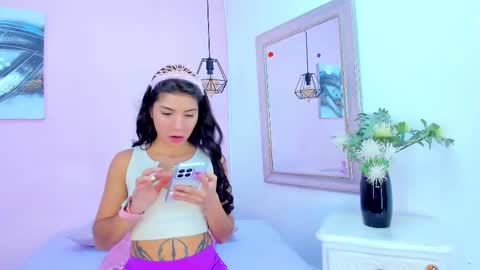 Emma  online show from 11-19-25, 07:47