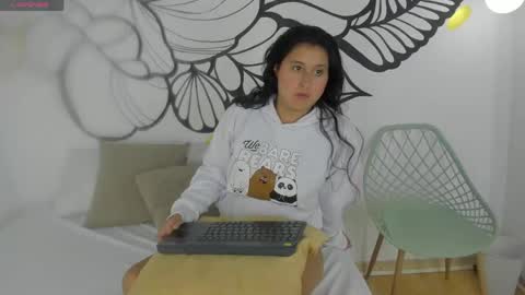 Snapshot of emmaajohnson chatting on 04-15-26, 07:58 Emma online show from 04-15-26, 07:58