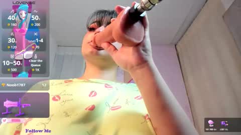 Snapshot of emmaamartinez chatting on 11-30-25, 11:42 modelo independente online show from 11-30-25, 11:42