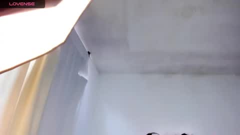 Snapshot of emmaamartinez chatting on 02-03-26, 10:26 modelo independente online show from 02-03-26, 10:26