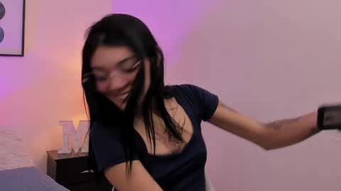 Snapshot of emmabridgerton chatting on 05-21-26, 12:17 Emma online show from 05-21-26, 12:17