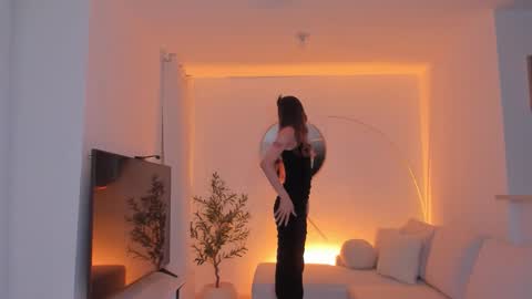 Emma voger online show from 10-30-25, 01:40