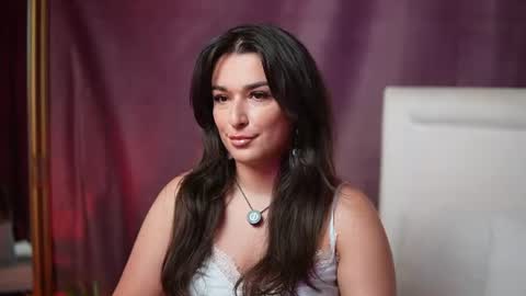 Snapshot of emmadallas chatting on 07-13-26, 08:00 Emma online show from 07-13-26, 08:00