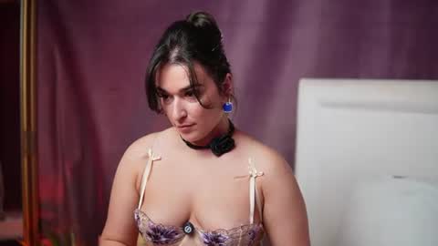 Snapshot of emmadallas chatting on 07-14-26, 08:36 Emma online show from 07-14-26, 08:36