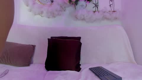 Emma Duque online show from 04-18-26, 09:26