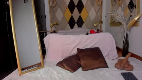 Snapshot of emmaduque chatting on 06-04-26, 11:22 Emma Duque online show from 06-04-26, 11:22