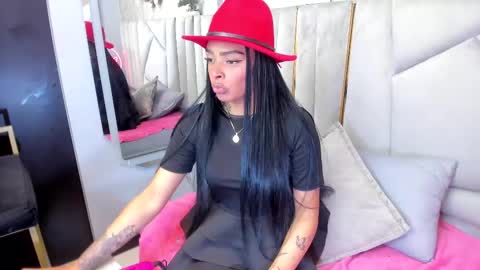 Snapshot of emmaebony_ chatting on 09-28-25, 10:20 emmaebony_ online show from 09-28-25, 10:20