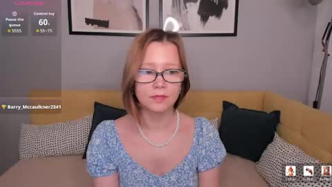 Emma 3 online show from 05-29-26, 01:36