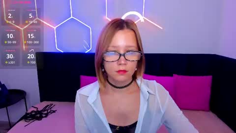 Snapshot of emmaethereal chatting on 07-24-26, 01:36 Emma 3 online show from 07-24-26, 01:36
