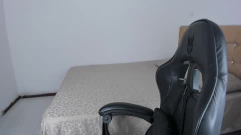 Snapshot of emmagrace99 chatting on 01-11-26, 10:48 Jennifer online show from 01-11-26, 10:48