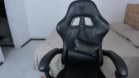 Snapshot of emmagrace99 chatting on 03-22-26, 01:53 Jennifer online show from 03-22-26, 01:53