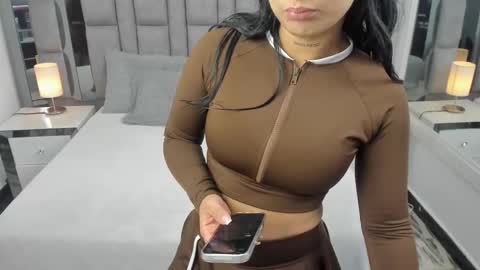 EMMA HILL online show from 12-19-25, 11:06