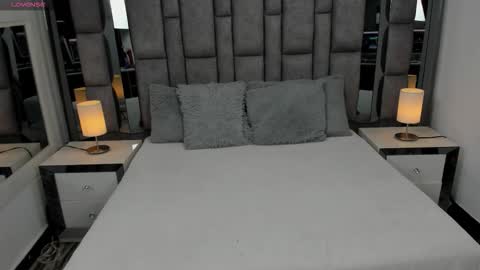 EMMA HILL online show from 12-22-25, 11:07