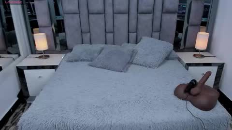 EMMA HILL online show from 01-15-26, 04:11