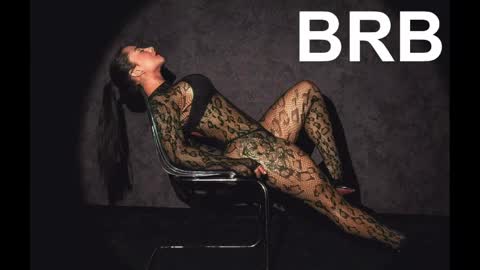 EMMA HILL online show from 04-25-26, 01:41