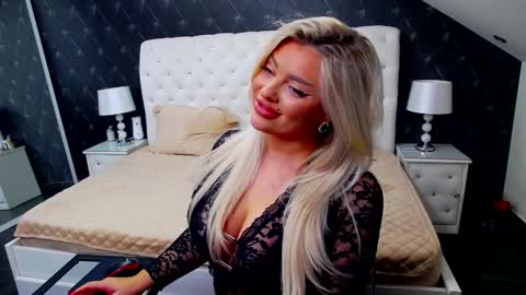 Snapshot of emmamavis chatting on 02-07-25, 09:37 Emma Mavis online show from 02-07-25, 09:37