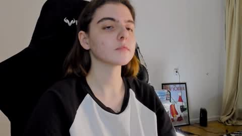 Emma online show from 01-31-25, 08:22