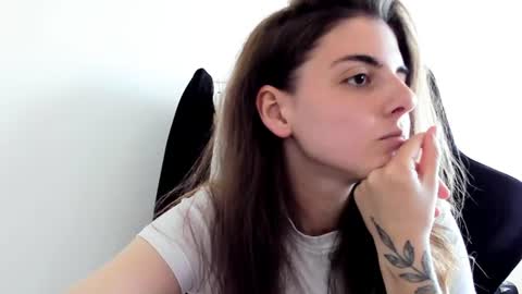 Emma online show from 06-20-26, 12:08