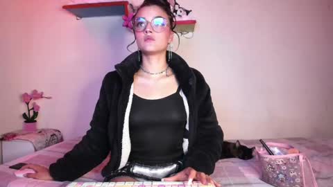 Emmantho online show from 05-12-26, 02:52