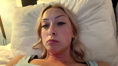 emmaraee online show from 05-26-26, 07:54