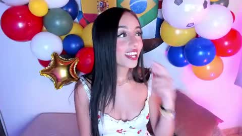 Snapshot of emmarios_qm chatting on 06-18-26, 10:25 Emma online show from 06-18-26, 10:25