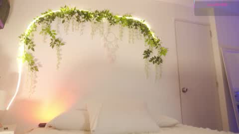 Sara online show from 12-15-25, 11:25