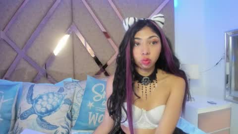 Emma online show from 11-07-25, 01:00