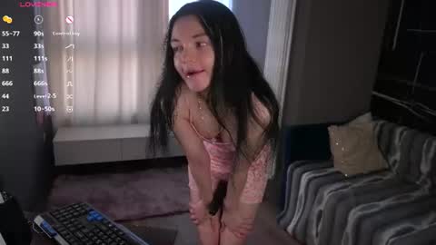 Snapshot of emmasmall chatting on 06-05-26, 06:52 Petite girl Emmy online show from 06-05-26, 06:52