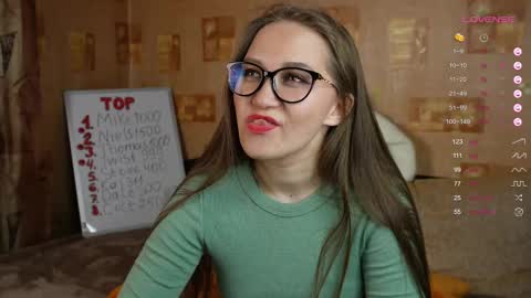 Mia online show from 03-08-25, 12:41