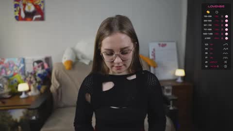 Mia online show from 10-11-25, 04:22