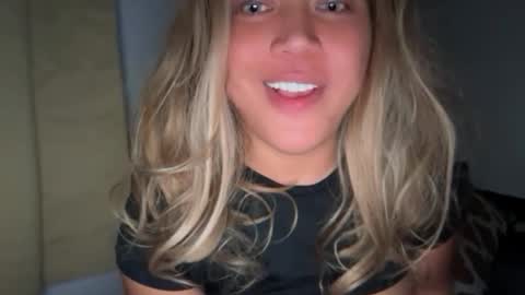 Snapshot of emmawatsoons chatting on 03-06-26, 09:50 YourDreamGirl Emma online show from 03-06-26, 09:50