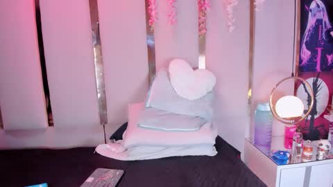 emmawilliams_2 online show from 03-02-26, 07:15